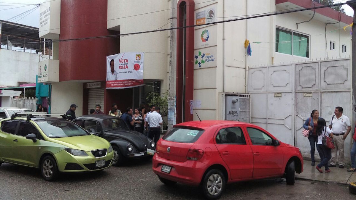 En la Cuenca, continúa en paro sección 35 del sector Salud