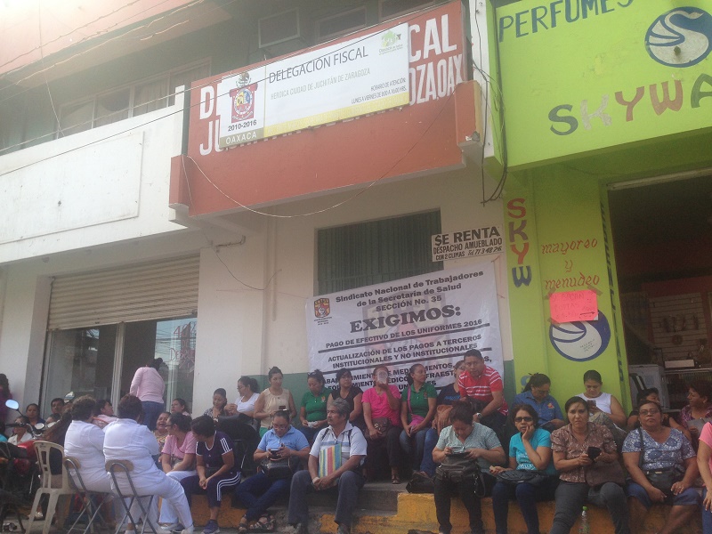 Toman oficinas de gobierno trabajadores del Sector Salud en el Istmo