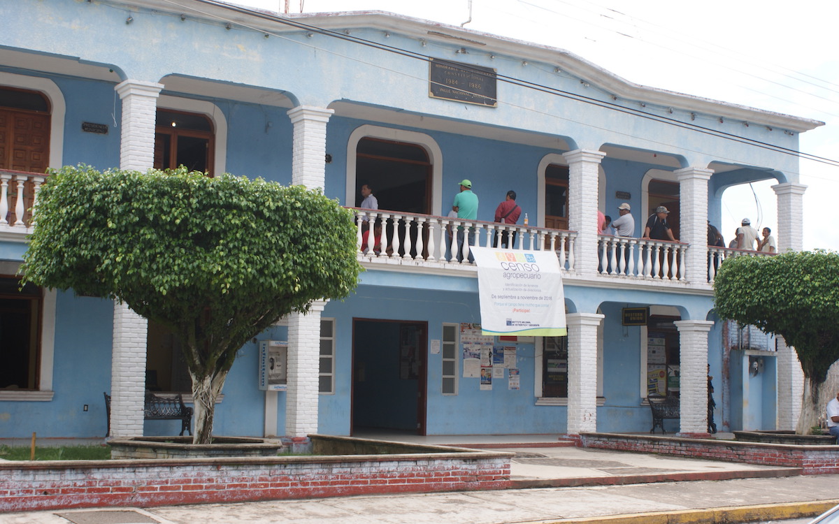 Improductiva reunión de funcionarios para retornar a familia desplazada de Valle Nacional