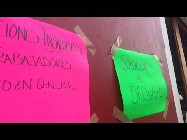 Se desbordan aguas negras en juzgados de Oaxaca y autoridades no atienden el problema
