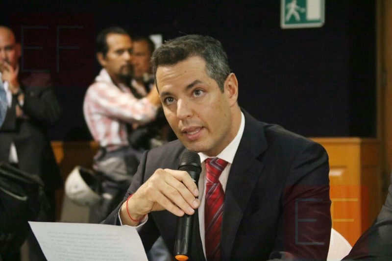 Reaparece Murat para convocar al diálogo a la S-22 y decir que Gabino le deja un estado colapsado