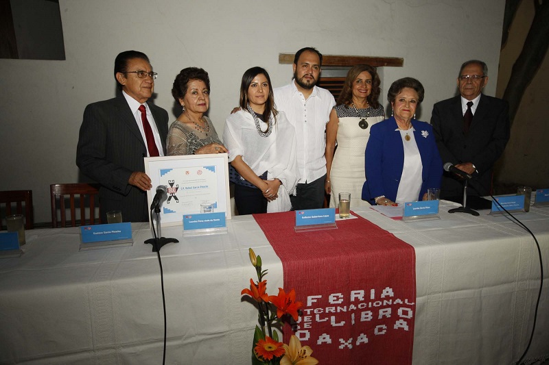 Rinden Homenaje a Rafael García Pinacho, promotor de la lectura en Oaxaca