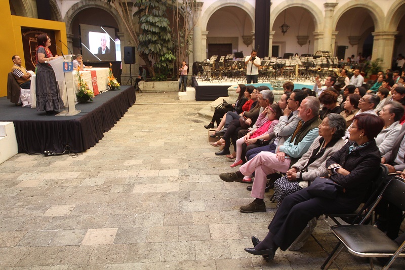 Universitarios rinden homenaje a Rubén Vasconcelos en la FILO