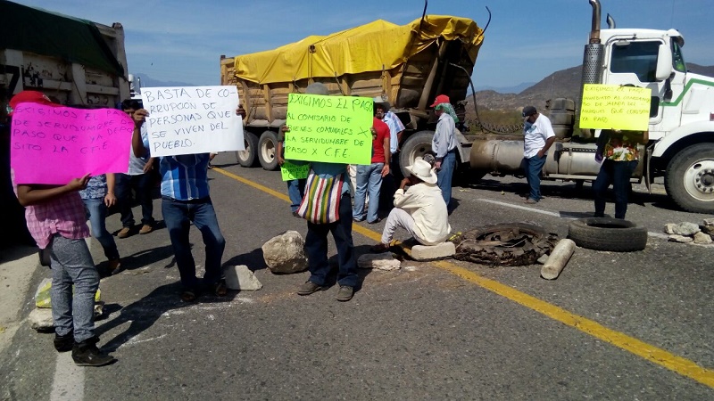 Mototaxistas y comuneros bloquean carreteras en el Istmo y exigen intervención de autoridades