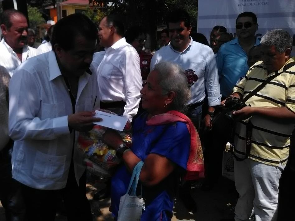 A cuenta gotas apoyo de SEDESOL prometido por Eviel para damnificados en la Cuenca