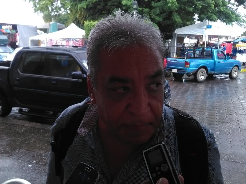 Embisten funcionarios libertad de expresión en Tuxtepec; el edil, señalado de represor