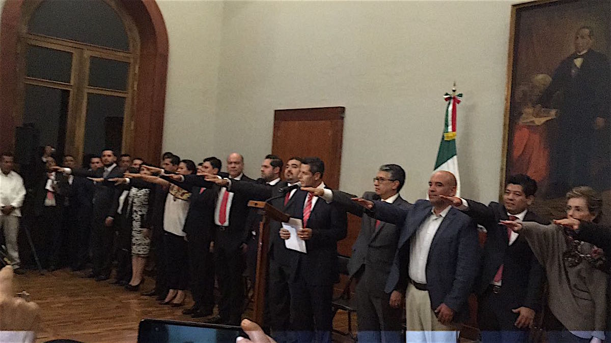 Exige Murat humildad, sencillez, transparencia y resultados a su Gabinete