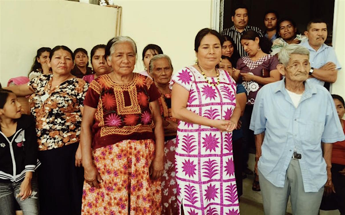 «Tú te vas directo al panteón perra perredista»; amenaza a edilesa electa de Lachiguiri