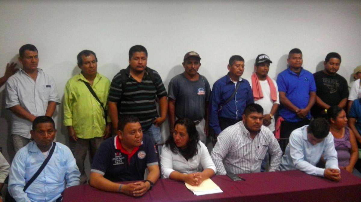 Por ser mujer e indígena, impiden que concejal asuma Sindicatura en Valle Nacional