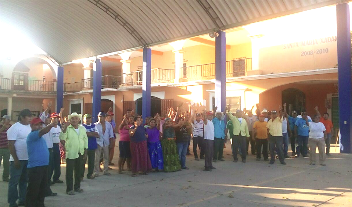 Resguardan palacio municipal de Xadani en espera del administrador municipal