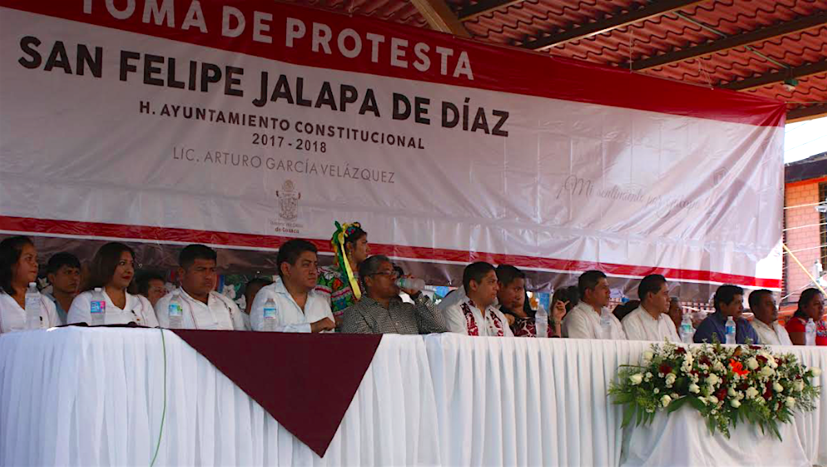 Con inconsistencias, litigios y un palacio vacío, reciben Ayuntamiento en Jalapa de Díaz