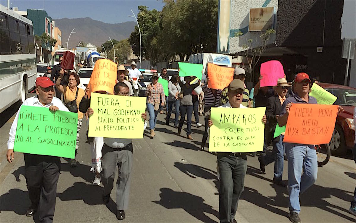 Ante “gasolinazo”, interpondrán amparos colectivos y piden renuncia de EPN
