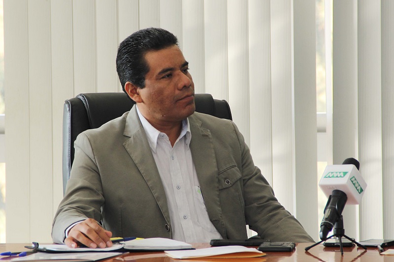 Resolver diferencias con diálogo, pide Rector a partes en conflicto en Derecho
