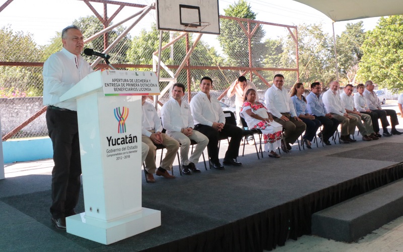 161 municipios de Oaxaca recibirán leche de a peso