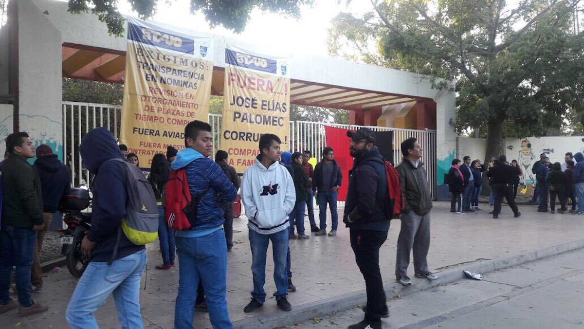 Estalla huelga en la UABJO y rector exhorta a regresar a mesa de negociación