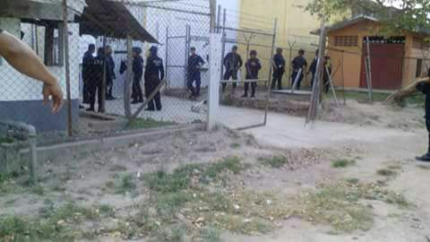 Ejército y policías sitian penal de Matías Romero ante motín de reos