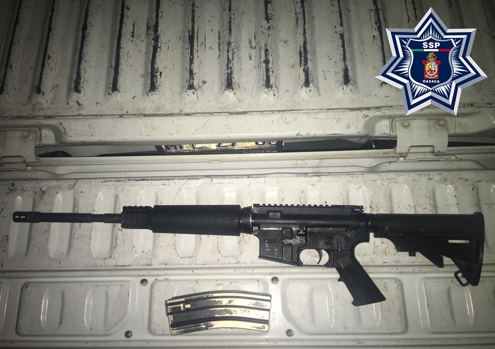 Un arma de alto poder y dos vehículos fueron asegurados en Jalapa de Díaz