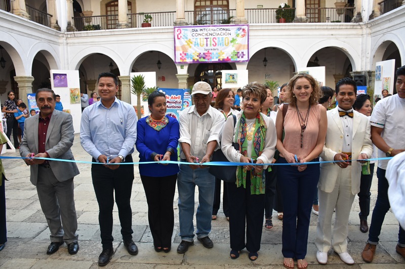 Montan exposición “Su mirada” para promover la inclusión de la niñez con autismo
