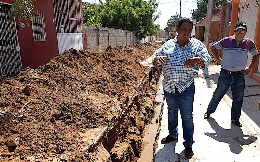 Exigirá edil ixtepecano a empresa reparar daños por la muerte de dos personas en obra municipal