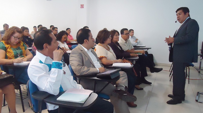 Imparte reconocido jurista curso especializado a juzgadores del PJO