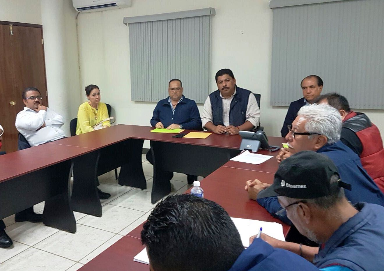 Solución al conflicto laboral de transportistas