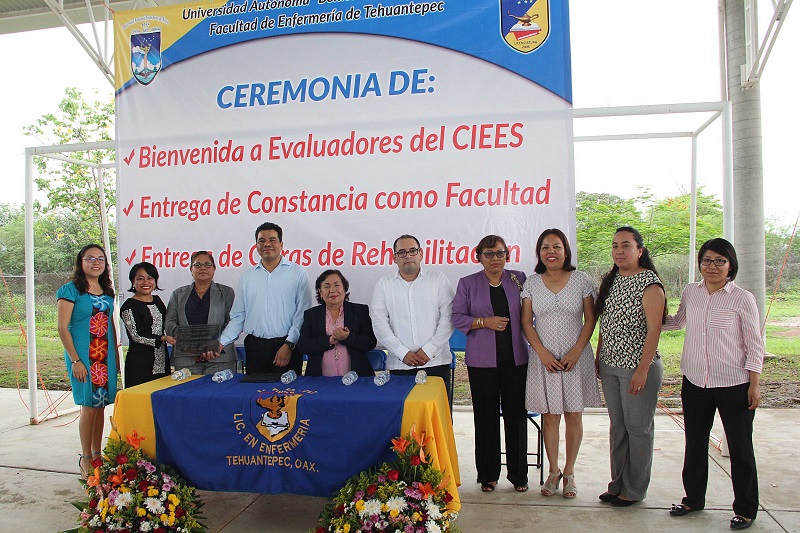Recibe Enfermería Tehuantepec a evaluadores para ofrecer Licenciatura de calidad