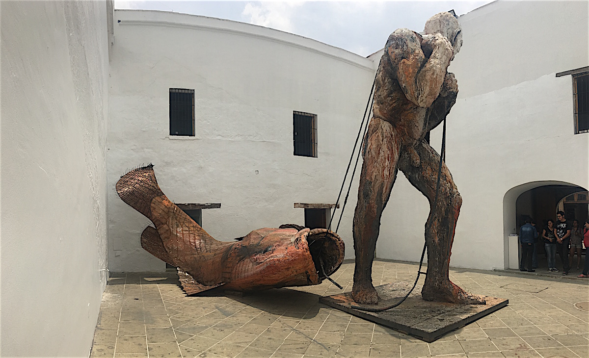 «El Pescador», gigante que vela por su ciudad y remite un pasado mítico