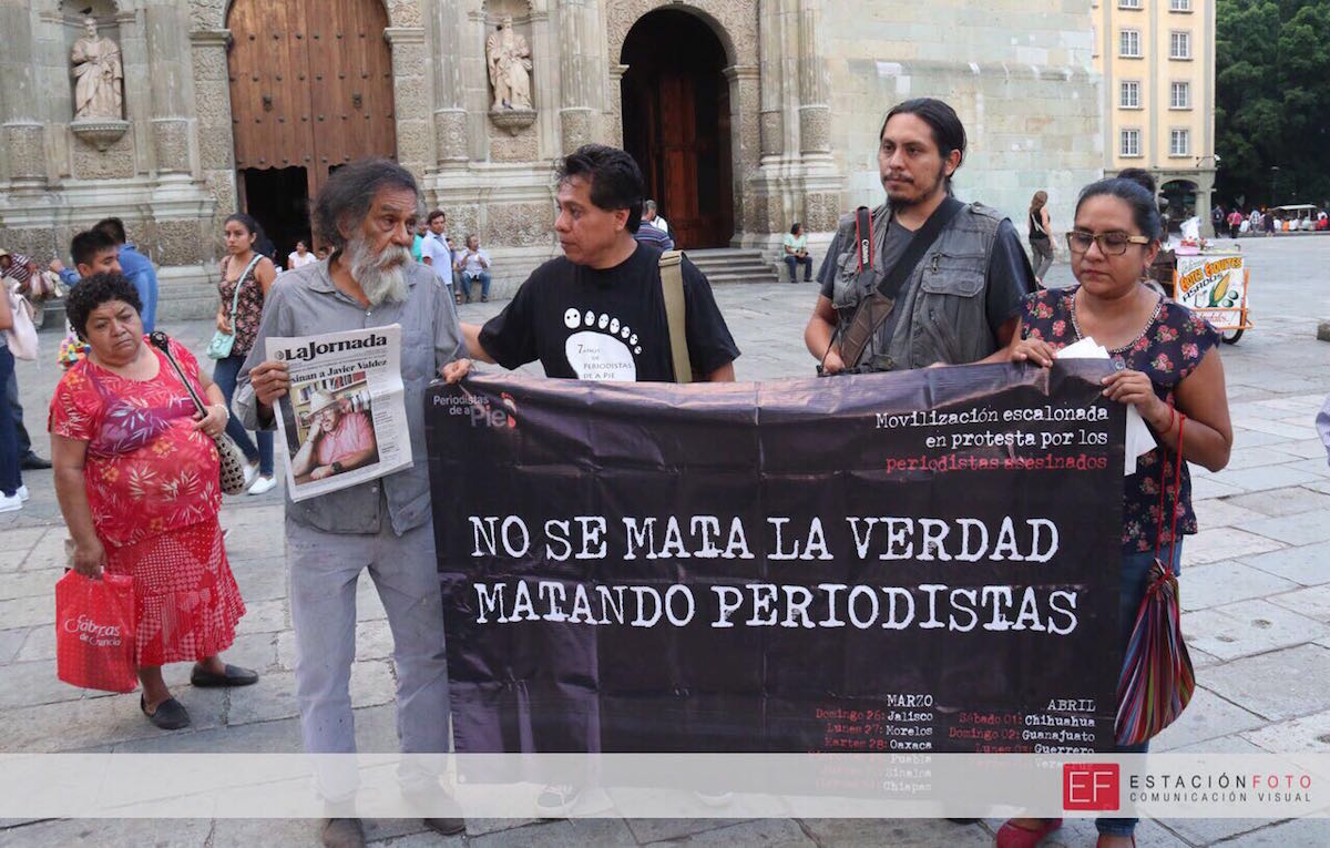A velada por 126 periodistas asesinados en el país se sumaron Francisco Toledo, ONG´s y comunicadores