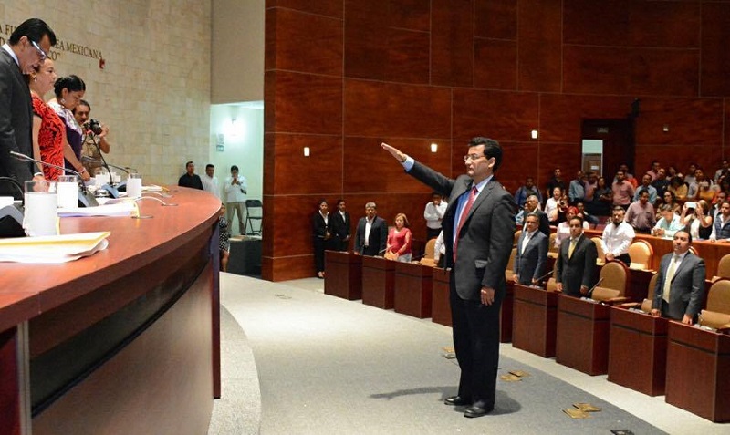 Eligen a fiscal por unanimidad; ahora tendrá que demostrar si fue puesto para investigar o para proteger delincuentes