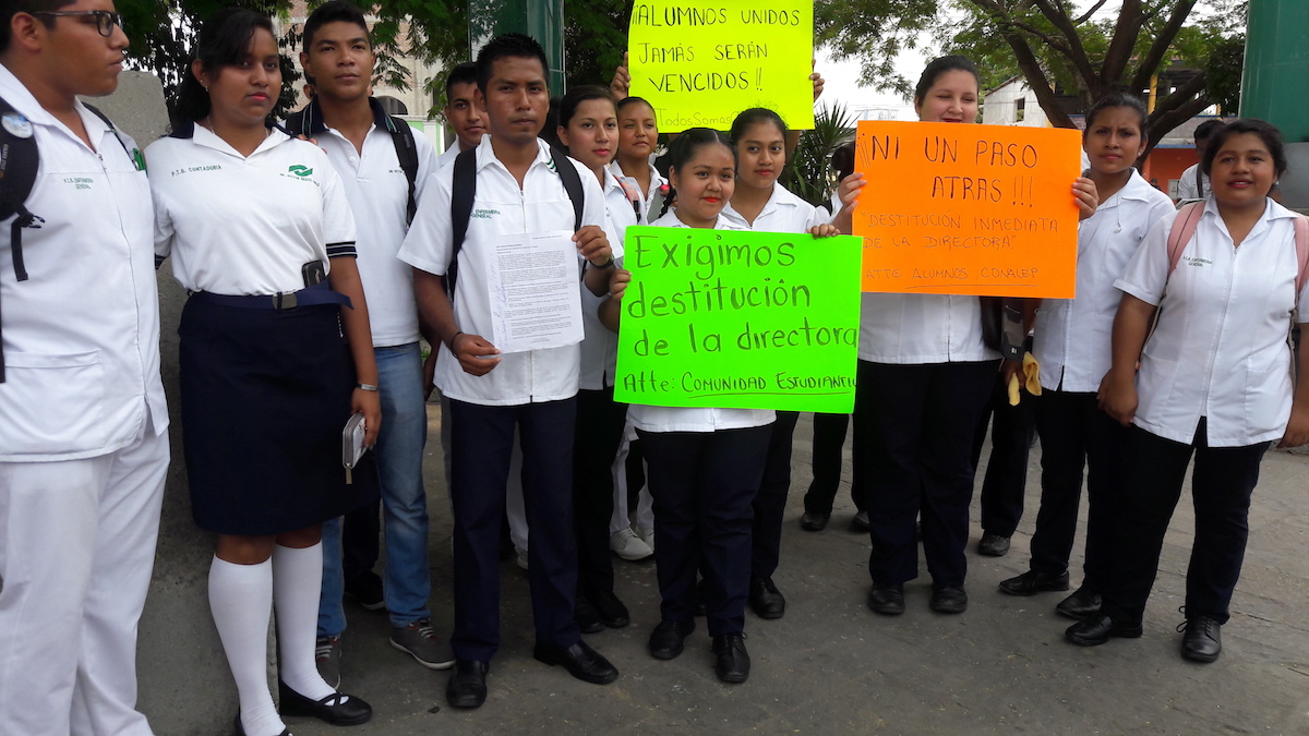 Peligra carrera de alumnado de Enfermería del Conalep Tuxtepec