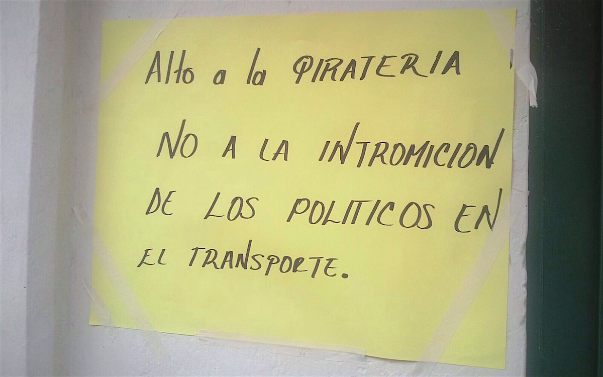 Autoridades de vialidad son quienes protegen unos 500 taxis piratas