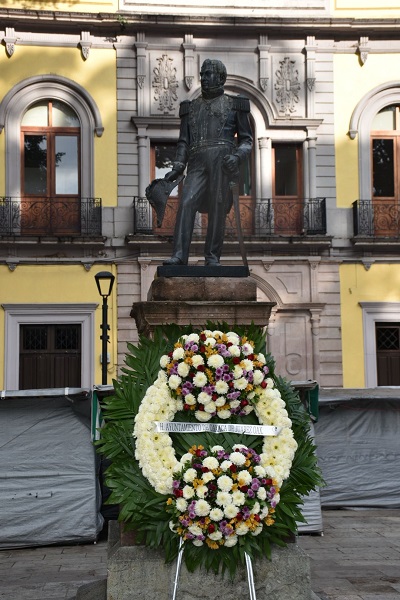 Honra Ayuntamiento Capitalino CCXXIII Aniversario del natalicio del General Antonio de León