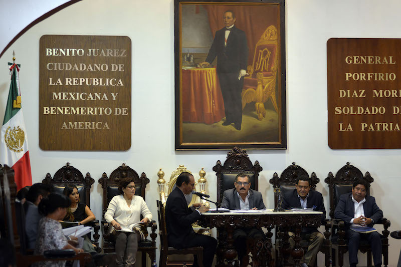 Se rebelan concejales de Oaxaca de Juárez contra Fraguas