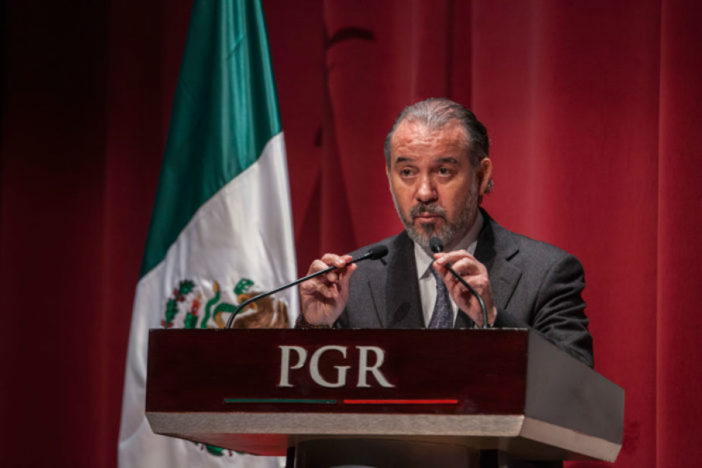 FBI investigará presunto espionaje a periodistas y activistas: PGR