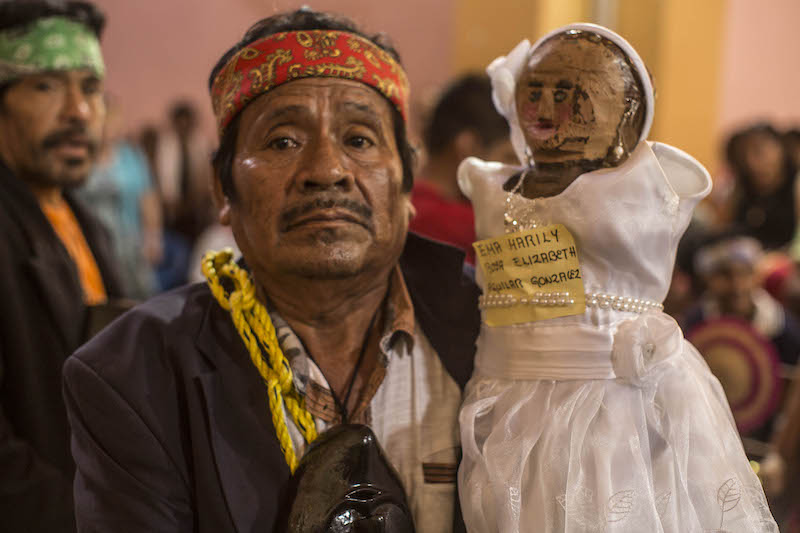 Celebran rito ancestral en Oaxaca, edil se casa con “ niña princesa lagarto”