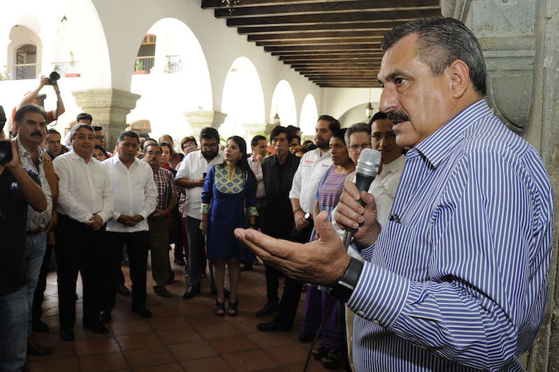 Inaugura Hernández Fraguas exposición pictórica “Secuencia Natural”