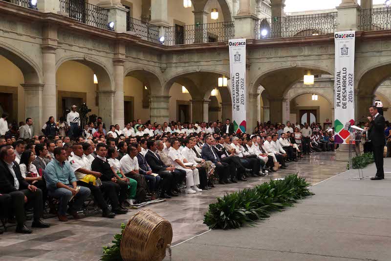 Se acabarán prácticas de intermediarios voraces y no habrá comisión a funcionarios: Coplade