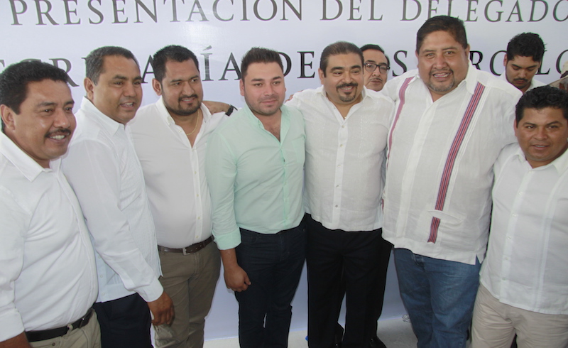 Retornó Avilés: La «bufalada» arropó al nuevo delegado de Sedesol
