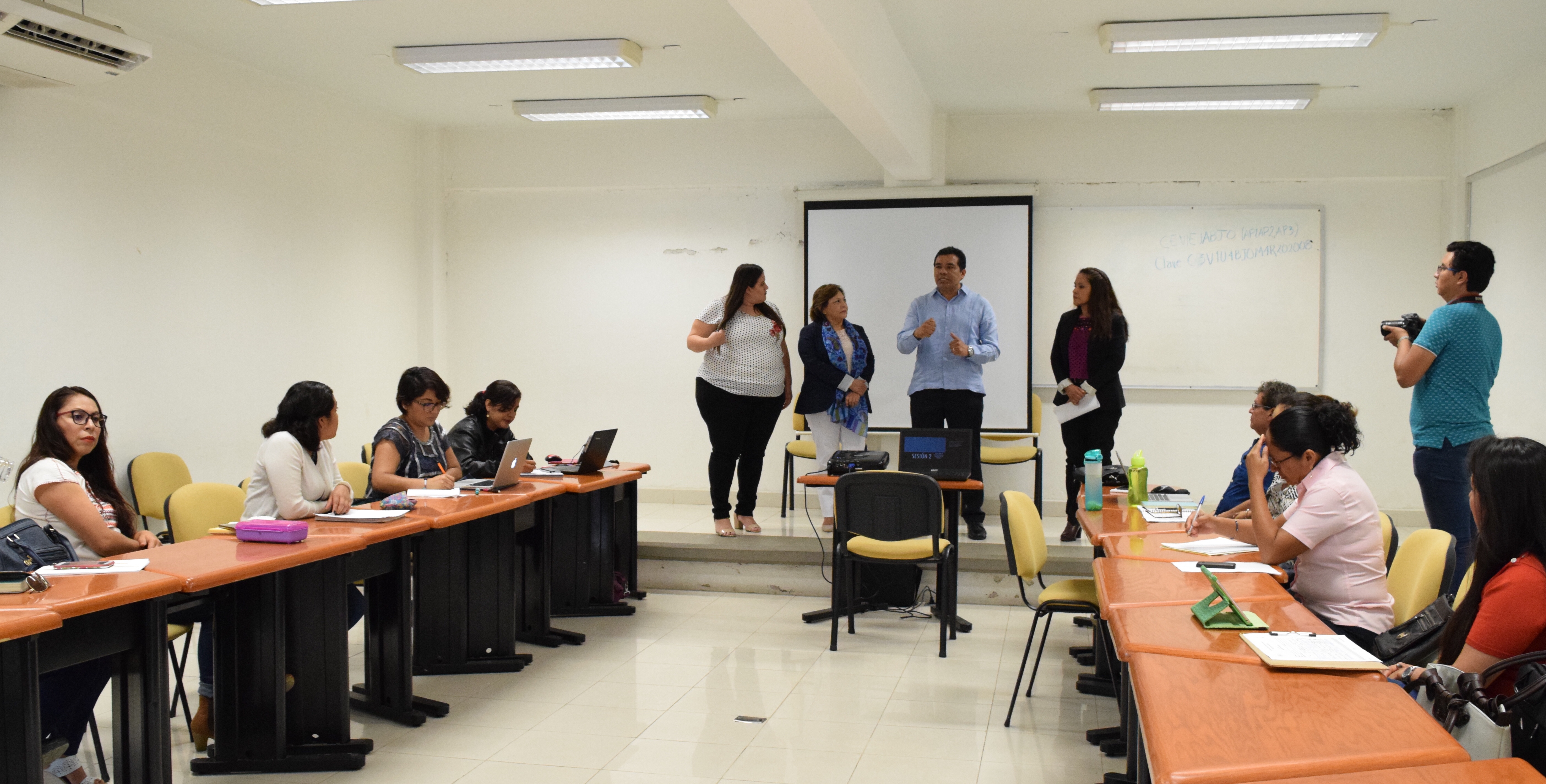 Incorpora UABJO perspectiva de género a planes y programas de estudio