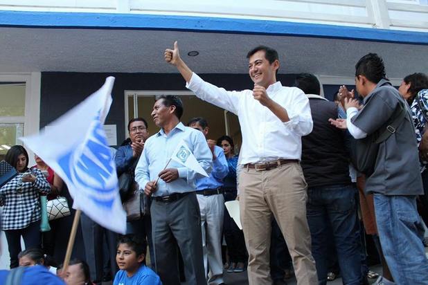 Dos ex panistas serían precandidatos a diputados federales por MORENA