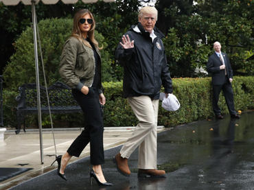 Melania Trump, en tacones para visitar zonas inundadas por ‘Harvey’