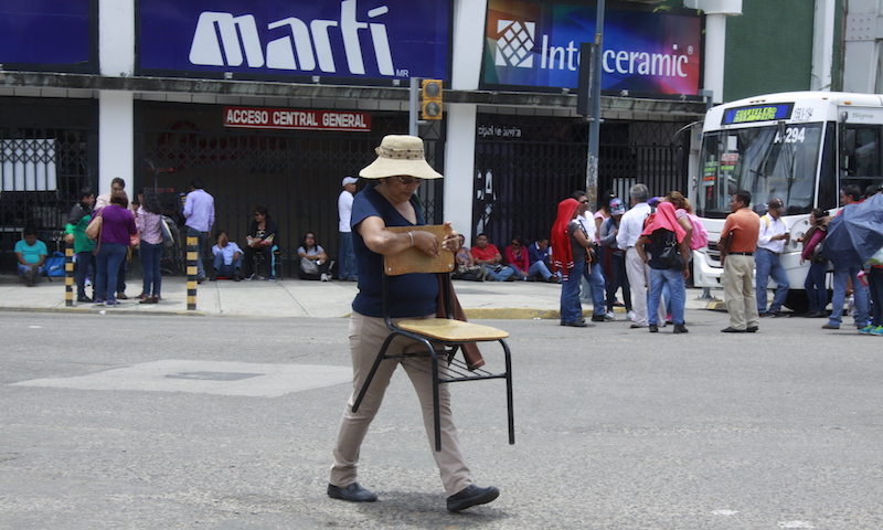 Impera desorden en Oaxaca; docentes exigen 35 mdp de pago a plantilla laboral ilegal