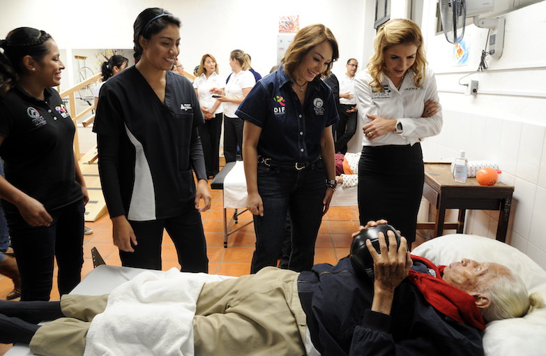Constatan DIF Estatal y Municipal necesidades de las casas Hogar y de Día del Adulto Mayor