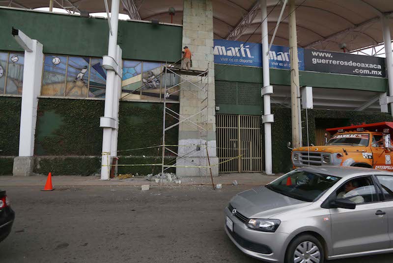 Protección Civil acordona inmuebles dañados después del primer sismo del 7 de septiembre