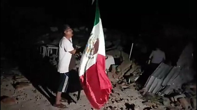 Mi bandera no puede estar tirada y mi pueblo no puede estar de rodillas ante esta tragedia: Ángel