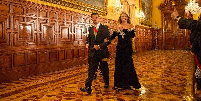 Angelica Rivera y su vestido en honor a Oaxaca