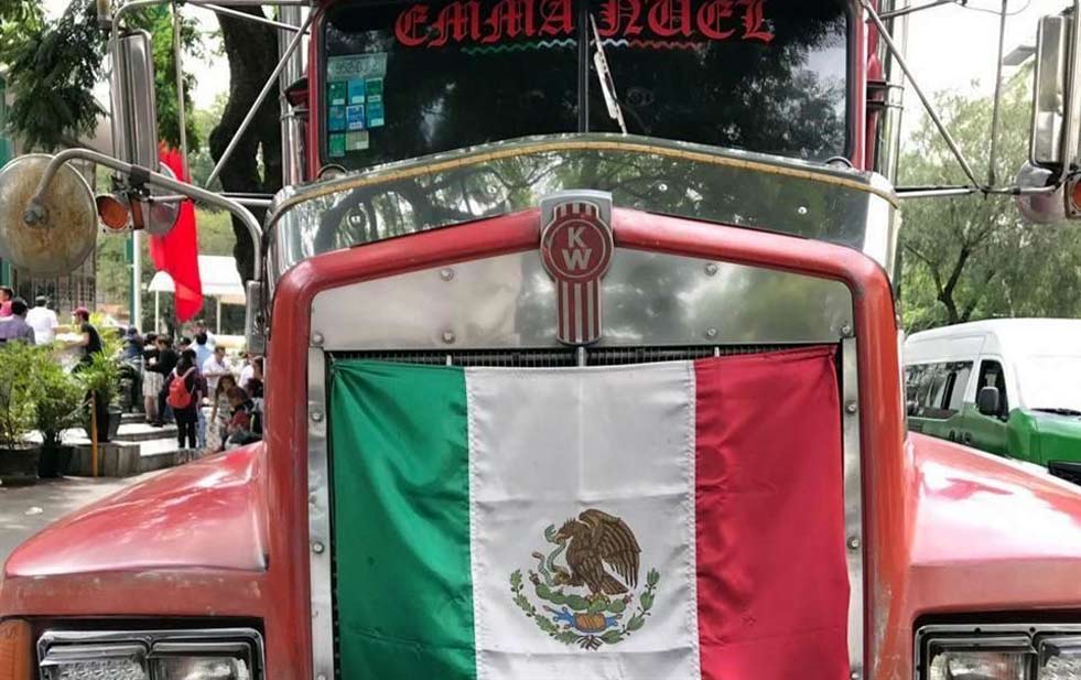 Denuncian el desvío de un tráiler con víveres a la sede de la Sedesol en Oaxaca