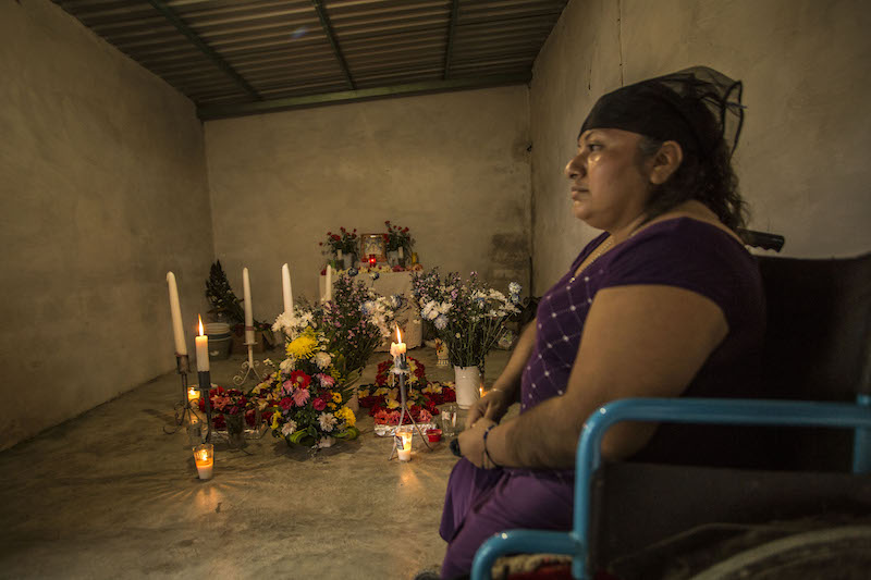 Entre escombros y miedo, los novenarios de las víctimas del terremoto