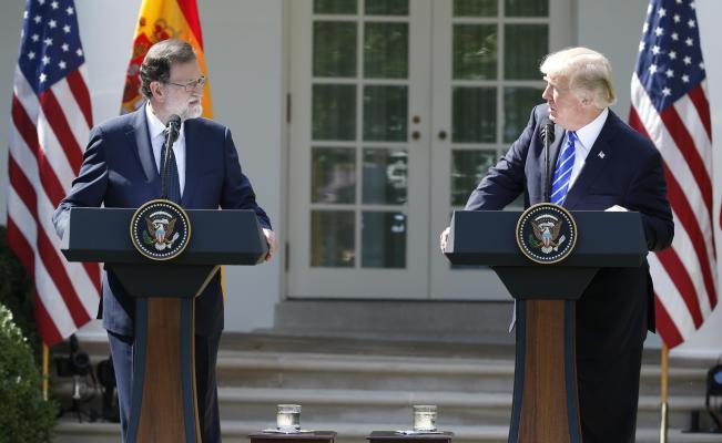Rajoy recibe respaldo de Trump contra consulta de independencia de Cataluña