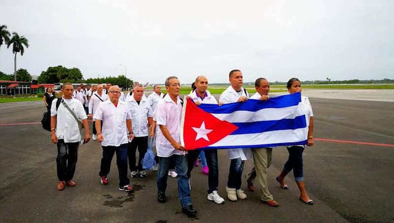 Arriban médicos cubanos al Istmo de Tehuantepec 